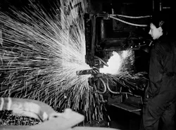 Www Newequipment Com Sites Newequipment com Files Link Woman Welder Lner 1942 Getty Www Newequipment Com Sites Newequipment com Files Link Woman Welder Lner 1942 Getty