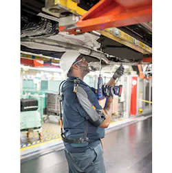 BMW_airframe_worker-igus. BMW_airframe_worker-igus.