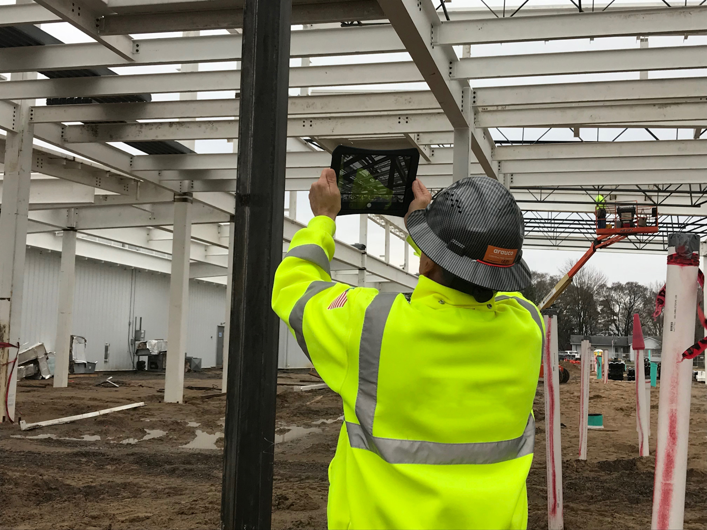 Mogućnosti upravljanja podacima toliko su robusne da su trebale otprilike tri dana za aktiviranje web mjesta, postavljanje dozvola, stavljanje iPada u polje, učitavanje svih podataka i digitalizacija pristupačnosti za sve strane.