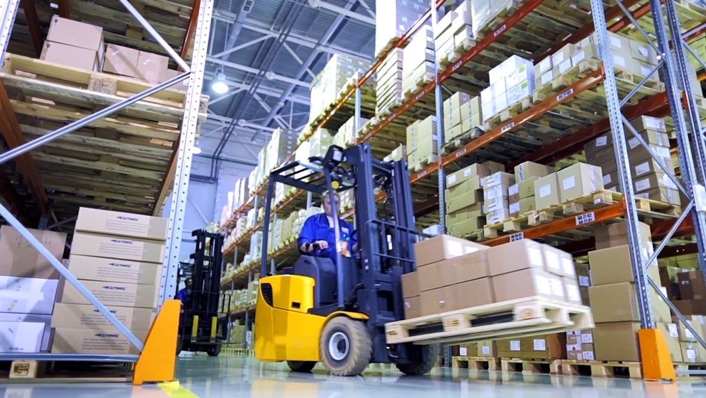 Zahvaljujući velikoj gustoći snage i otpornosti na udarno opterećenje, te kraćim vremenima ciklusa, elektrohidraulični pogon Thomson H-Track može se primijeniti na razne primjene za rukovanje materijalom, poput dizala na paletama.