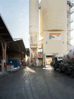 PRO BENTON exterior. PRO BENTON exterior.