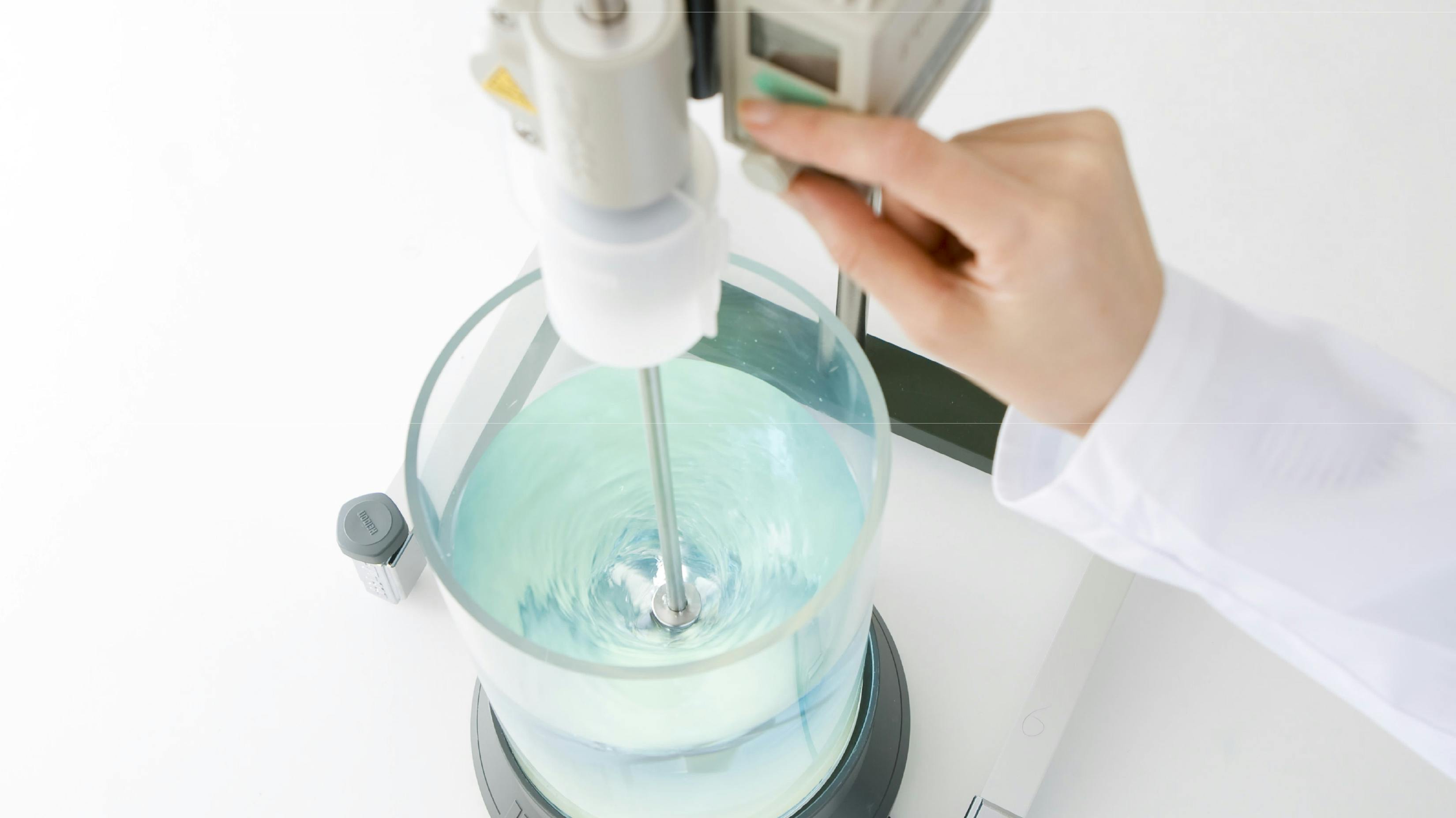 For coatings manufacturers, the most important step to take in choosing the right mixer is determining the performance specifications that need to be met.