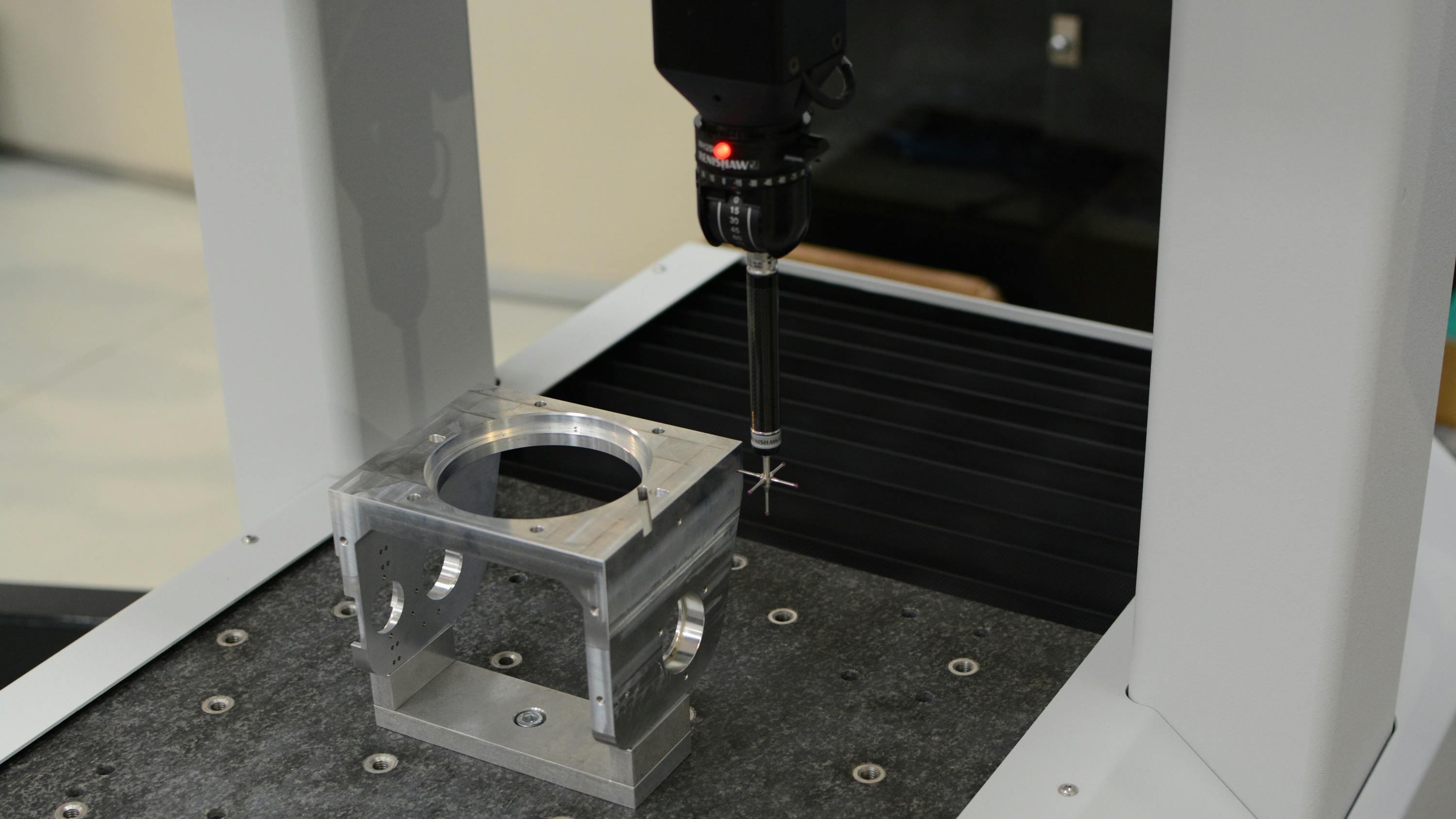 RUN CMM moving table.