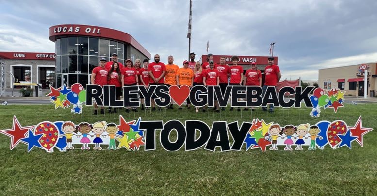 1672950086574 Rileygivebackeastsidecrew