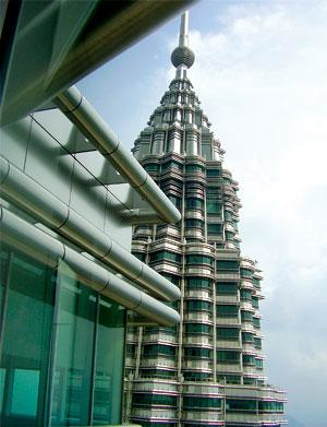 Th 0602ogfjpetrontower