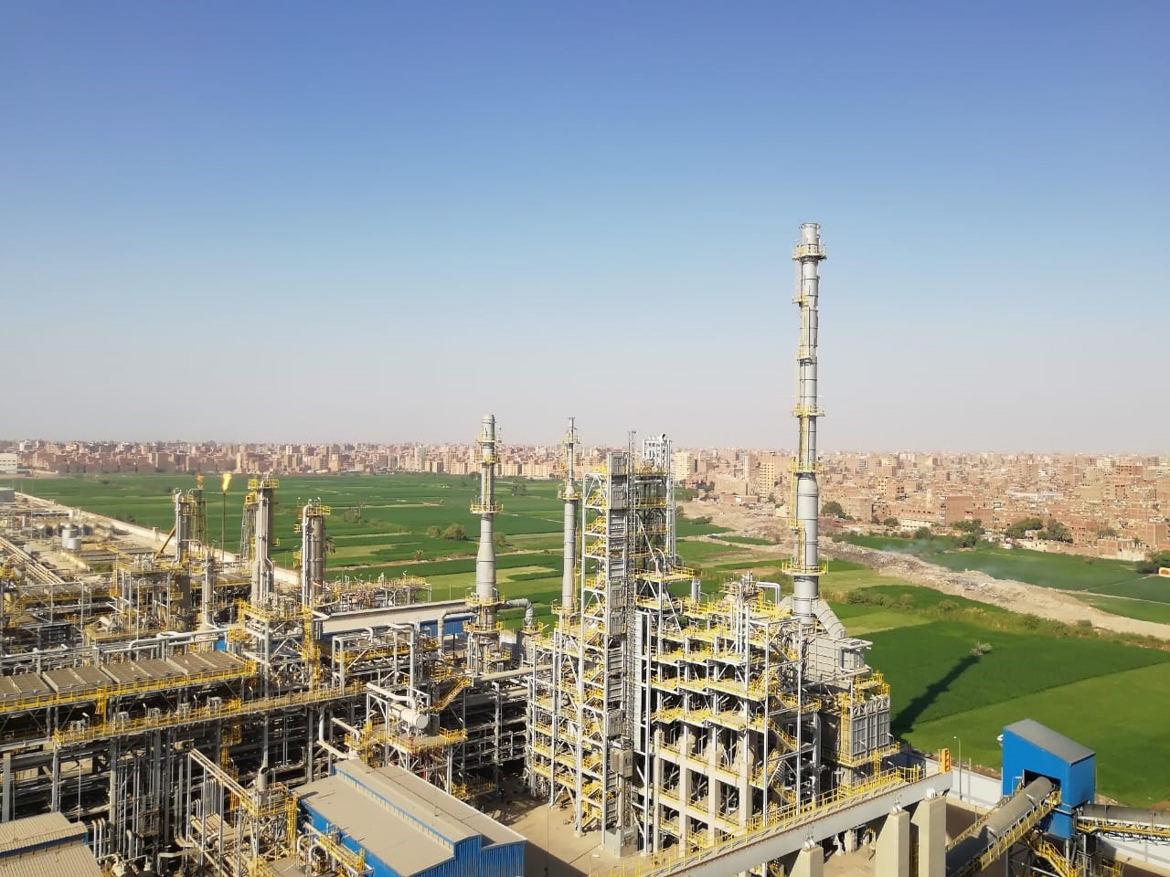 Egyptian Refining Co. has commissioned its long-delayed grassroots refining upgrade project built within the existing Mostorod Petroleum Complex, 20 km northeast of Cairo, Egypt.