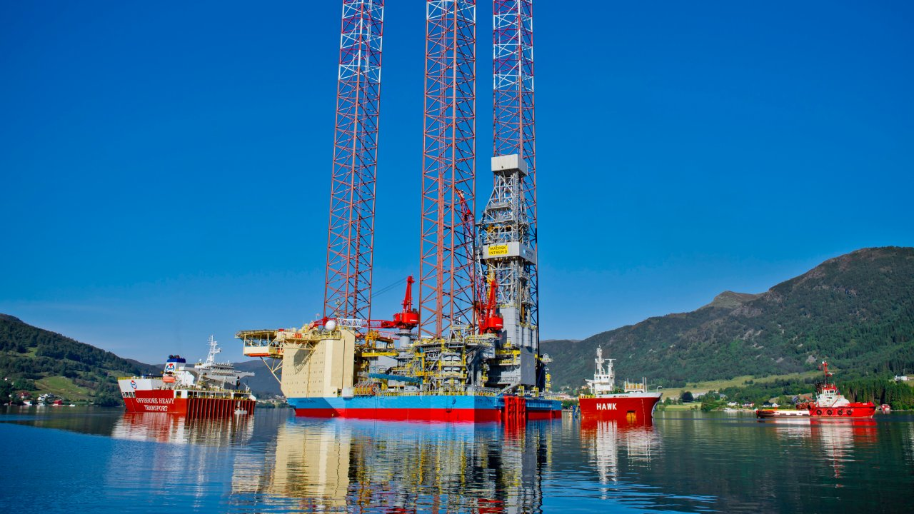 Maersk Intrepid drilling rig.