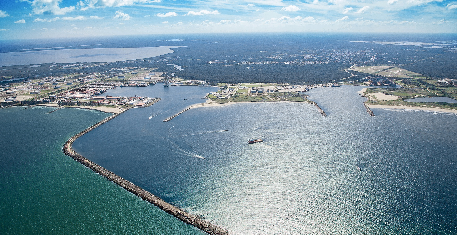 Mexico&rsquo;s new 340,000-b/d refinery is under construction at the Port of Dos Bocas, in Para&iacute;so, in the country&rsquo;s southeastern state of Tabasco.