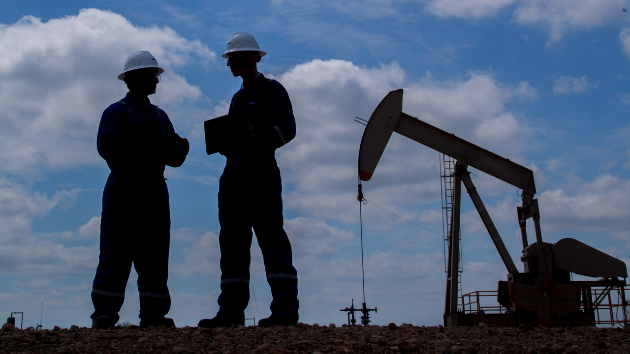 1679664250 Shores Lift Pumpjack Slb 1280x720 6421a07b4a1ab