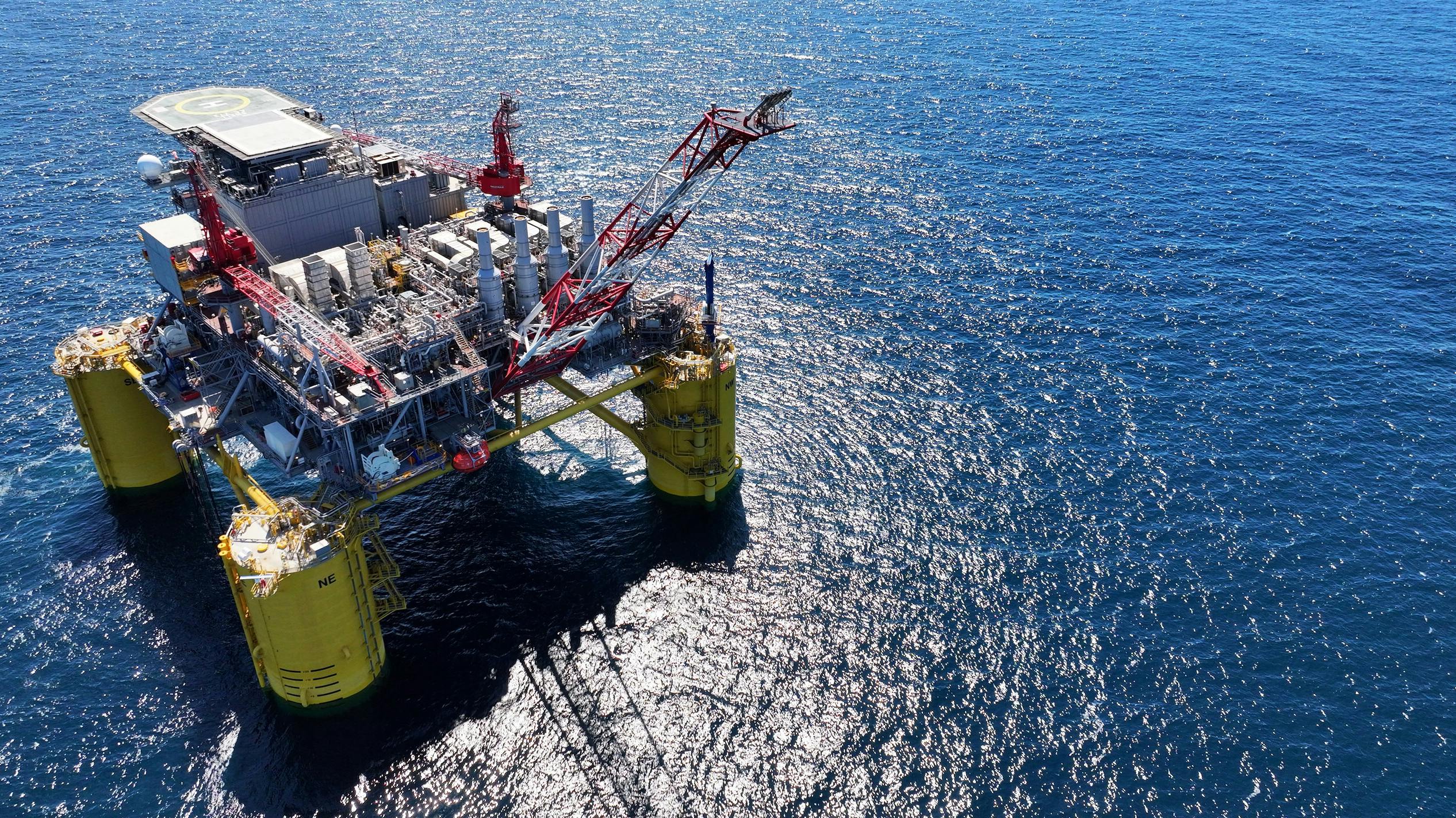Shell's Whale platform begins production in the Gulf of Mexico.