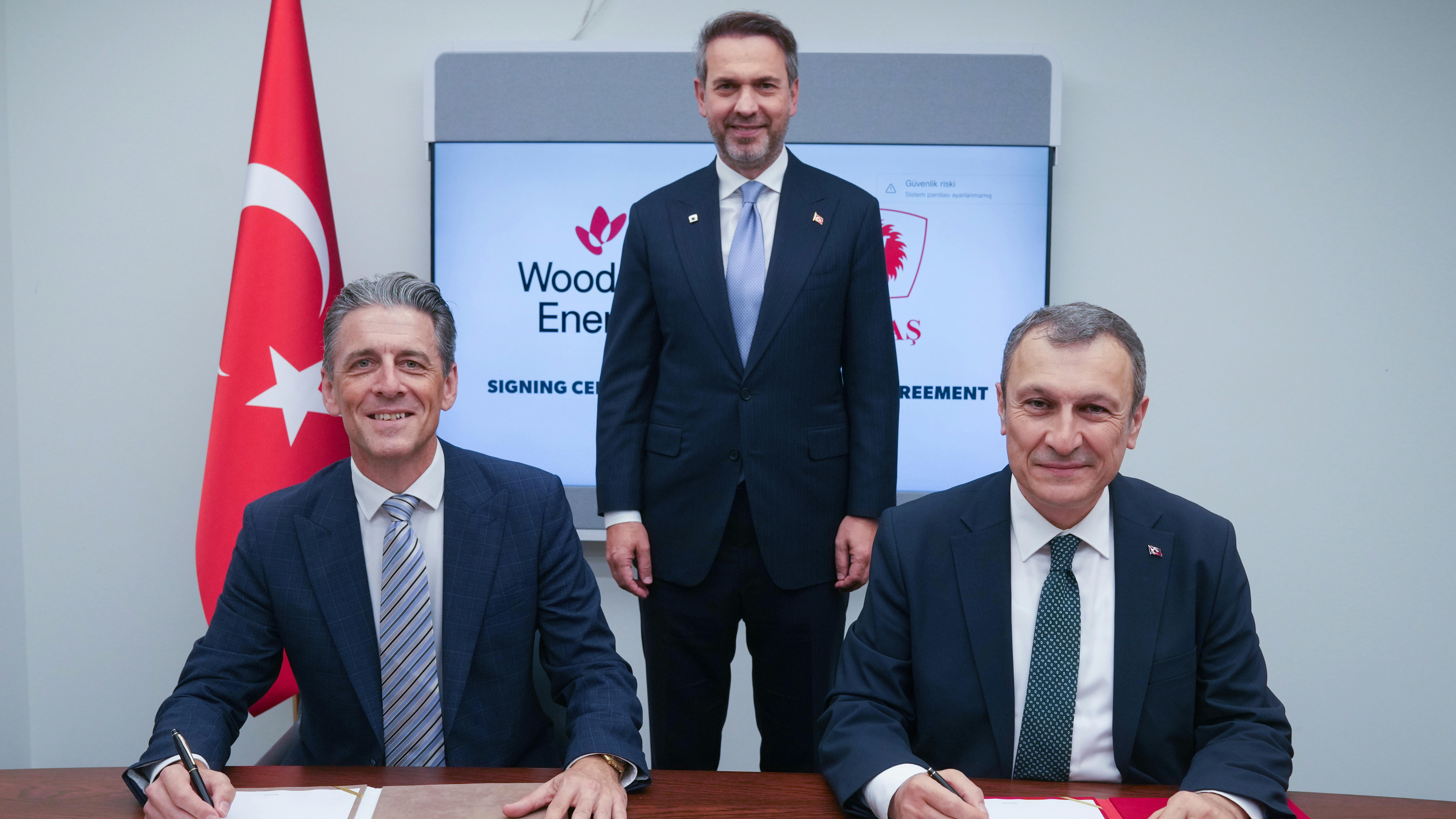 Botas, Woodside agreement signing