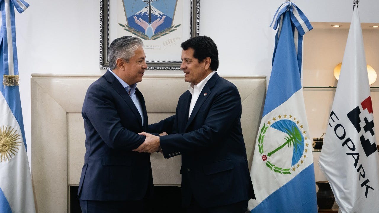 GeoPark CEO Felipe Bay&oacute;n, and Governor of Neuqu&eacute;n Province, Rolando Figueroa