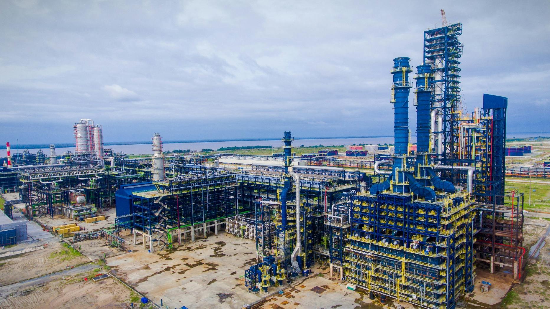 Nigeria&rsquo;s Dangote Industries Ltd. plans to expand its crude processing capacity of subsidiary Dangote Refinery & Petrochemical Co.&rsquo;s (DRPC) 650,000-b/d integrated refining complex in the Lekki Free Trade Zone near Lagos by 750,000 b/d.