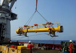 Subsea flangeless launcher Subsea flangeless launcher