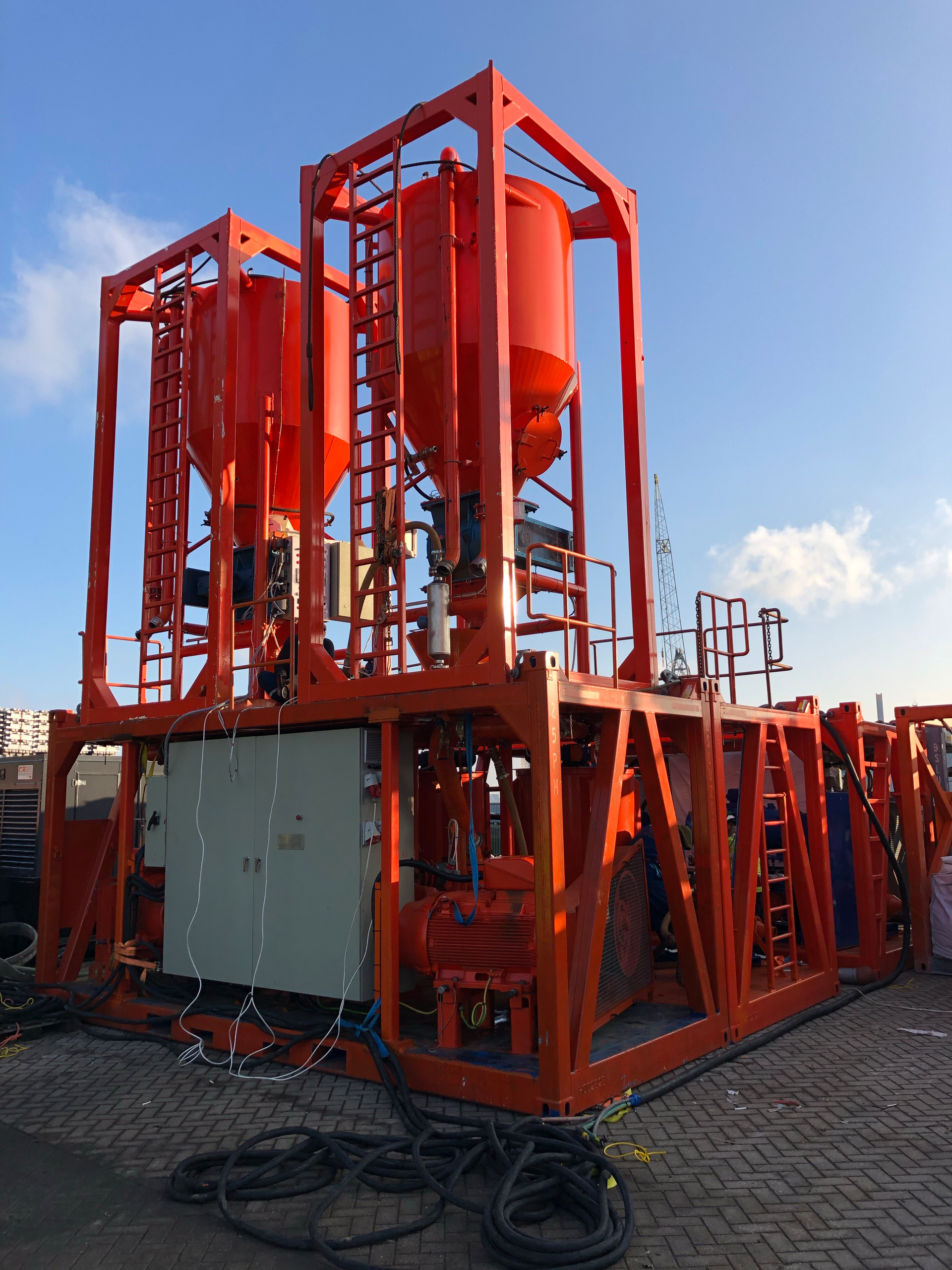 Recirculating jet mixer