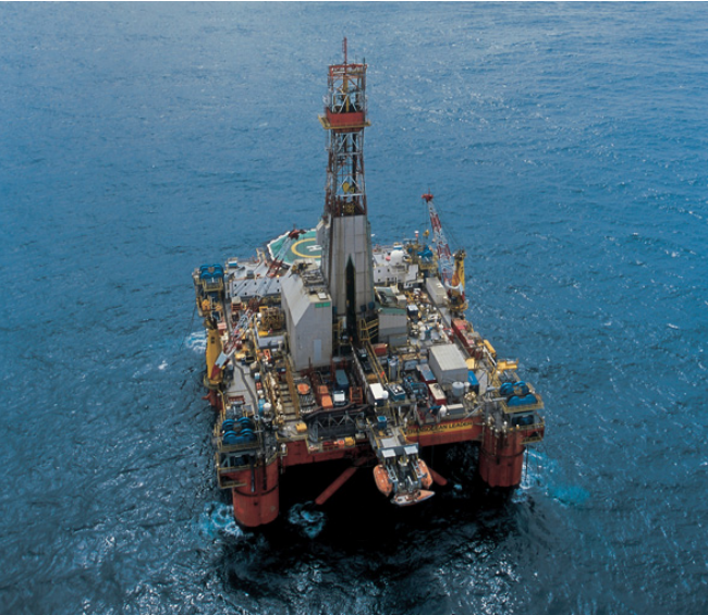 The semisubmersible drilling rig Transocean Leader.