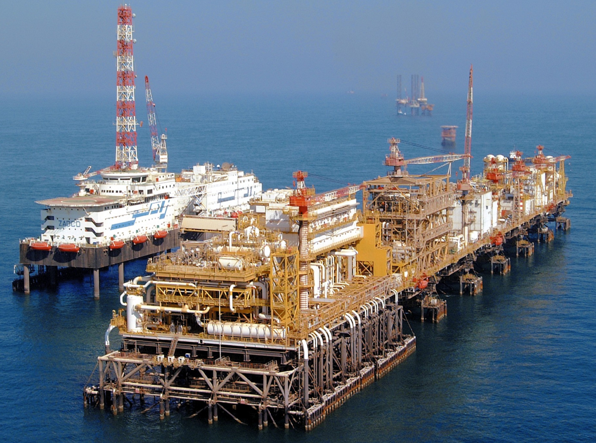 Zakum Central Complex platform.