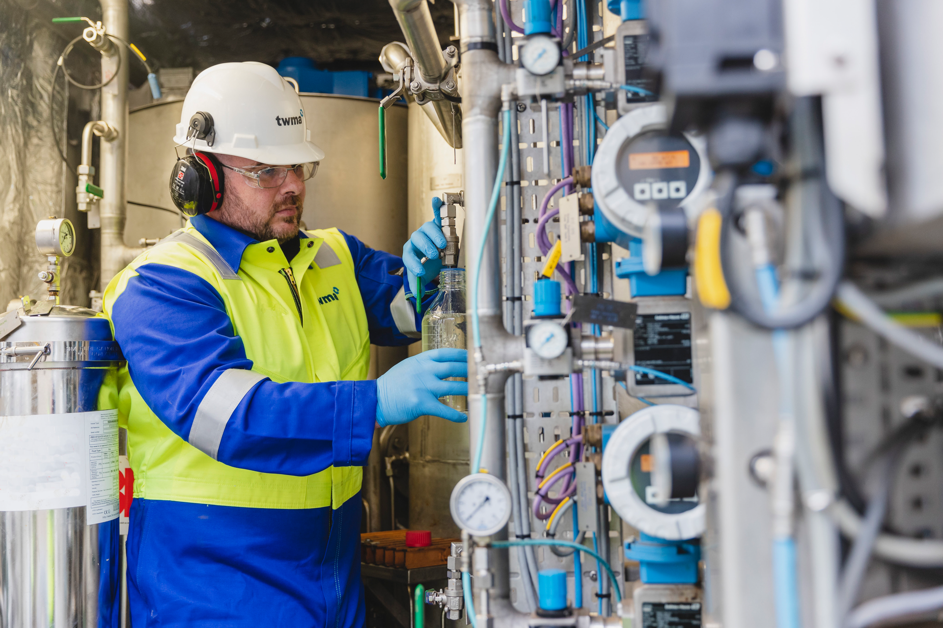 The TCC RotoMill technology utilizes frictional-based thermal desorption technology to separate NAF, debris, and associated materials into their three constituent parts.