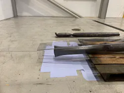 The crimped pipeline before and after sealing and cutting. The crimped pipeline before and after sealing and cutting.