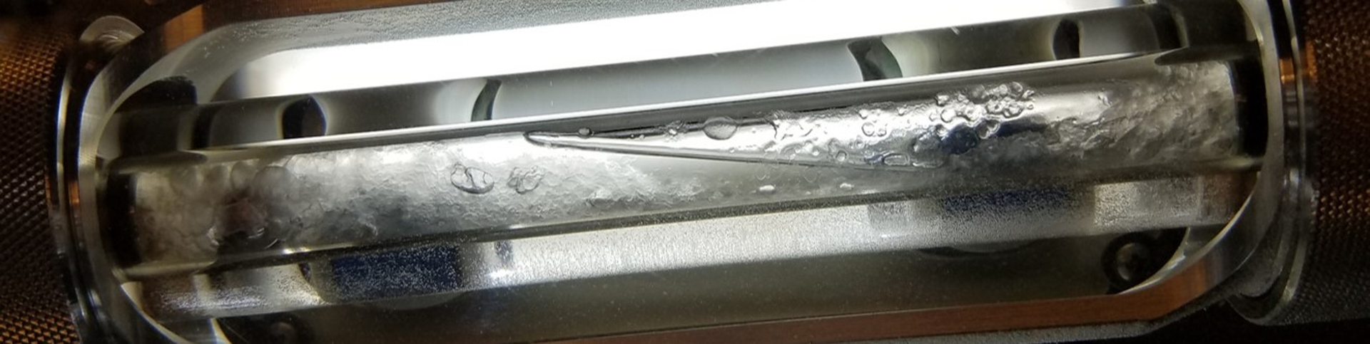 Gas hydrates with no anti-agglomerants.