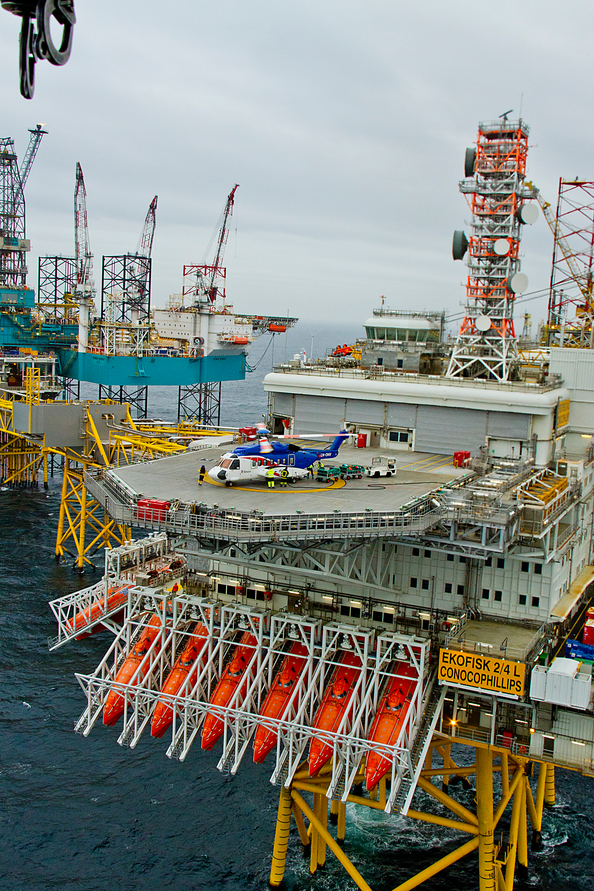 S92 helicopter on the Ekofisk 2/4 L platform.