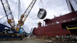 The Demag CC2800-1 mobile crane performing the capstan lift. The Demag CC2800-1 mobile crane performing the capstan lift.