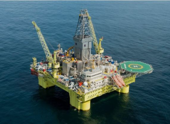 The semisubmersible drilling rig COSLPromoter.