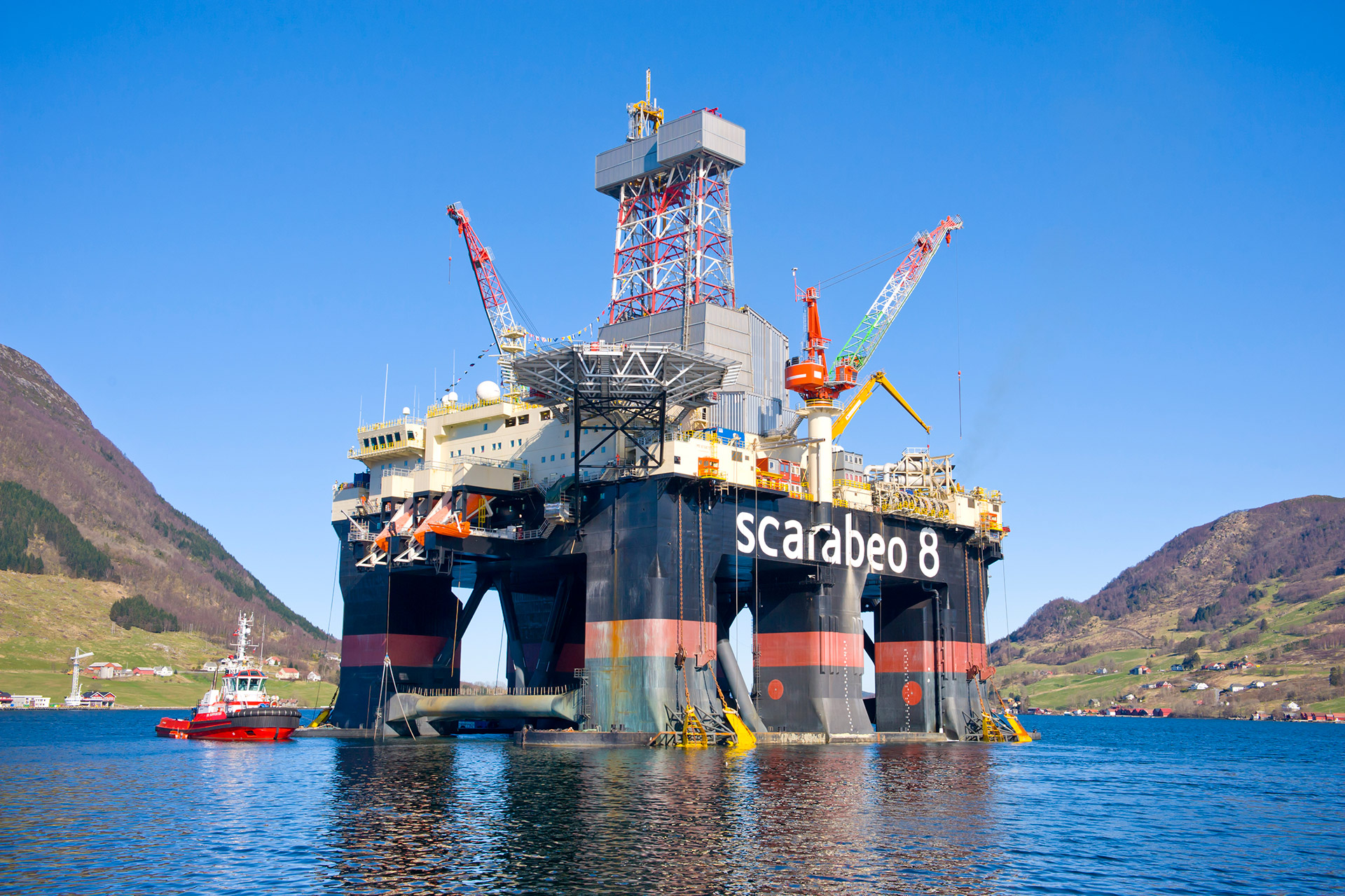 The semisubmersible drilling rig Scarabeo 8.