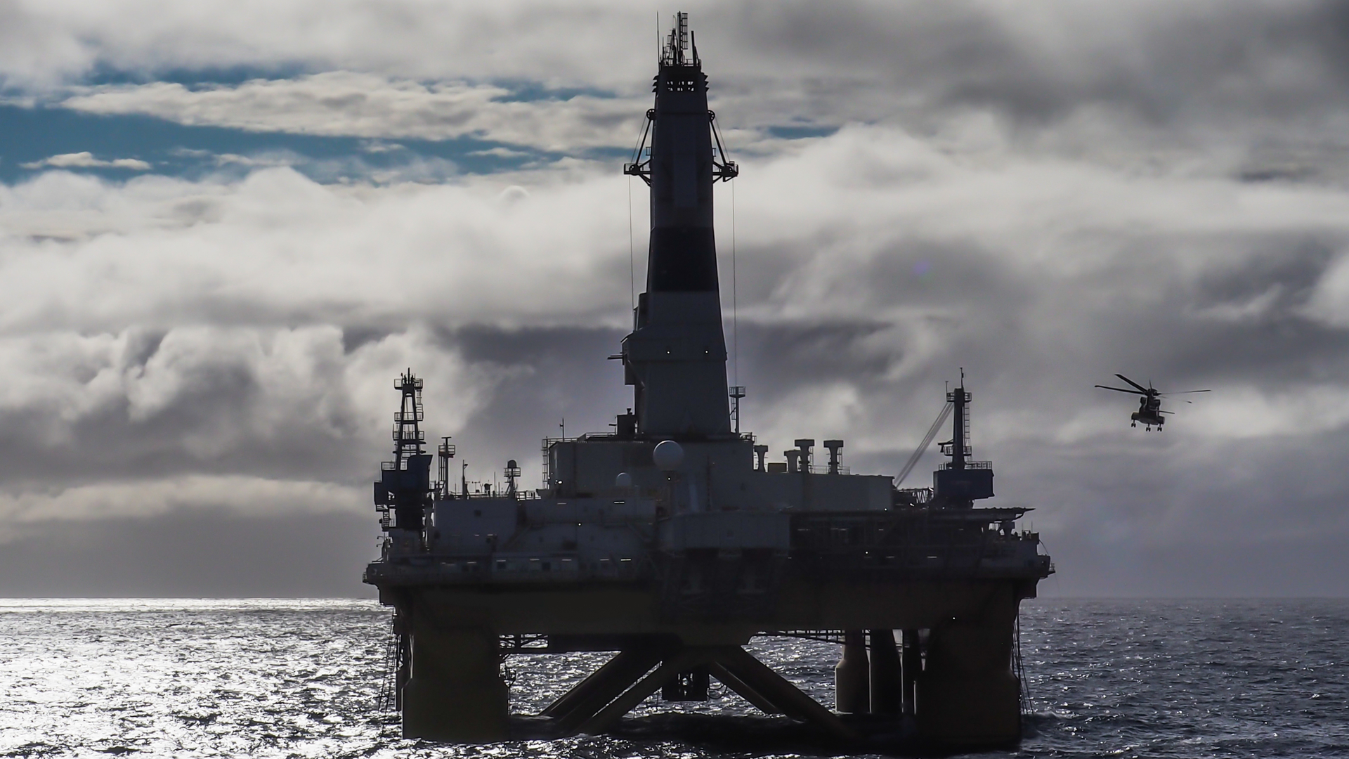 Gulf Of Mexico Deepwater Drill Rig Dreamstime M 106637416 62e5fd33acd5d