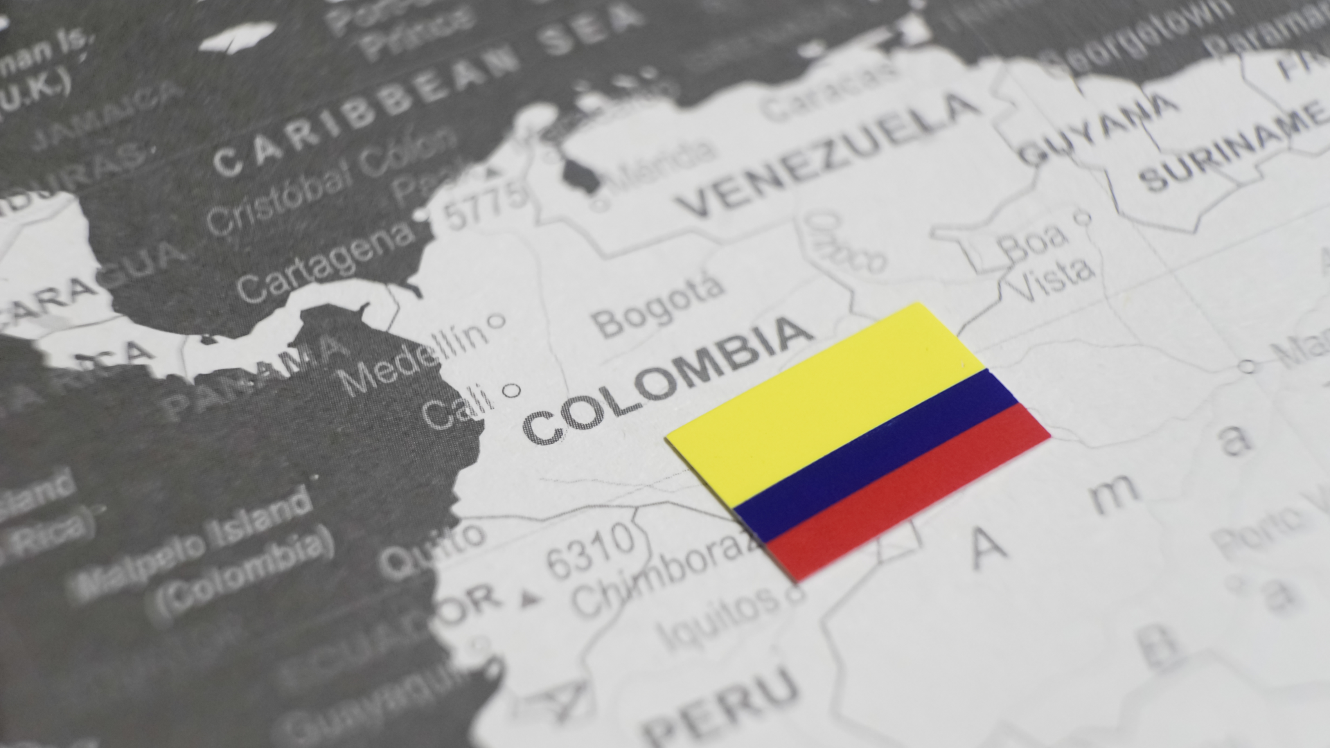 Colombia Map And Flag 62e40a58eb637