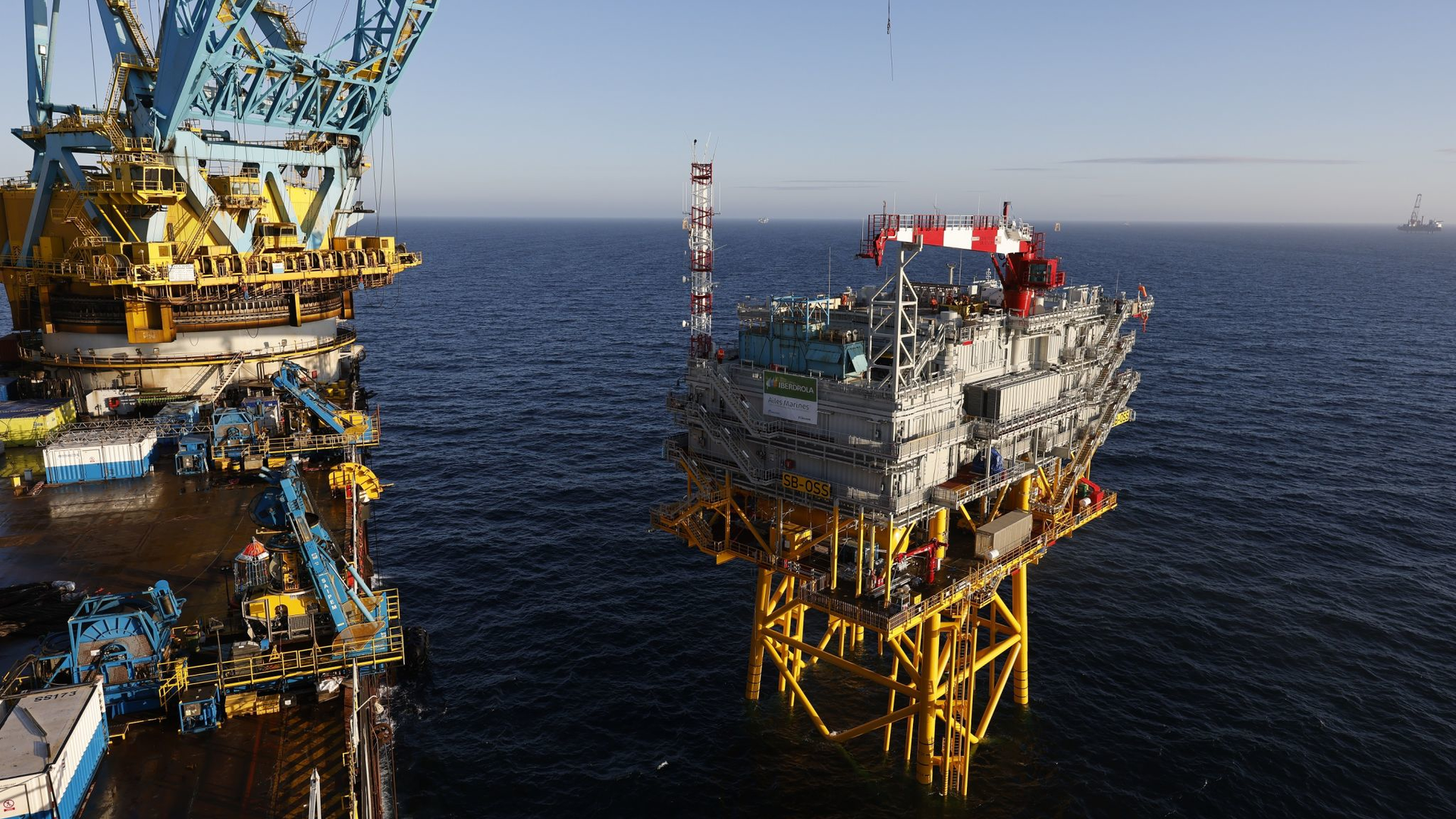 The electrical substation for the Saint-Brieuc offshore wind farm has been successfully installed.