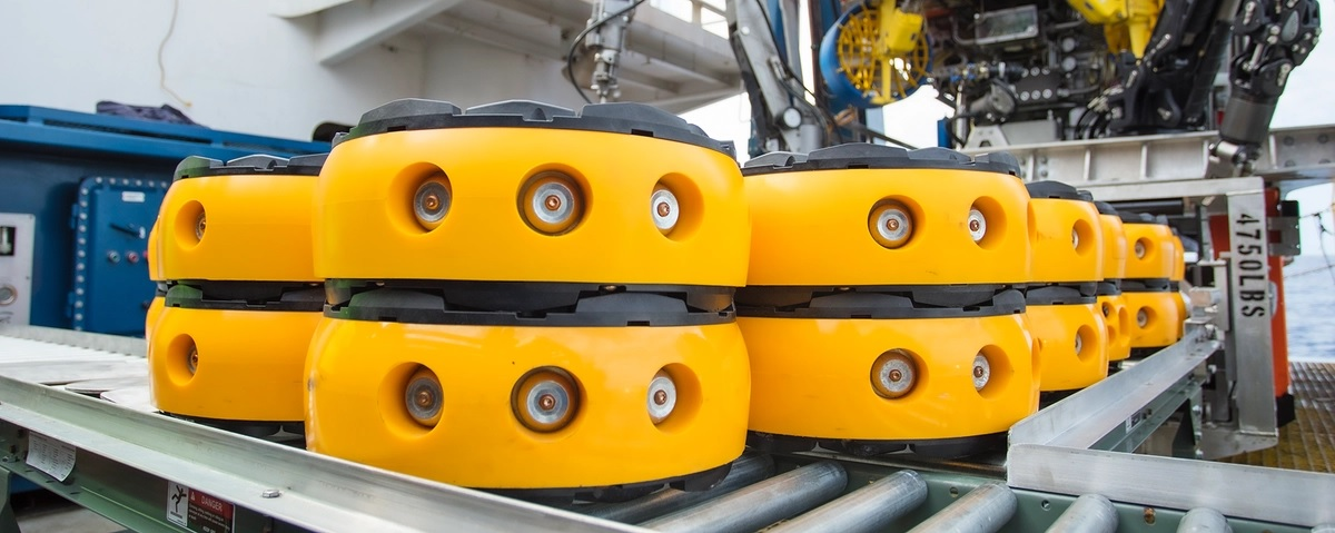 The ZXPLR nodes comprise a hybrid system suitable for both deepwater and shallow water via either passive-rope or ROV deployment.
