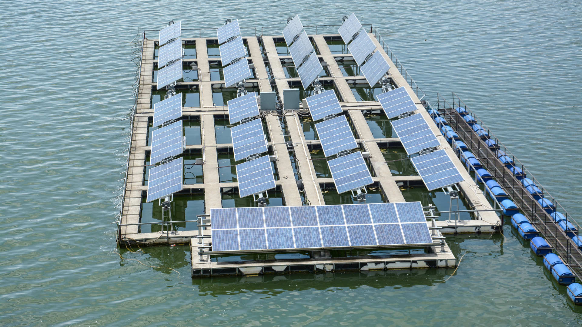 Floating Solar 62f5632cb65f4