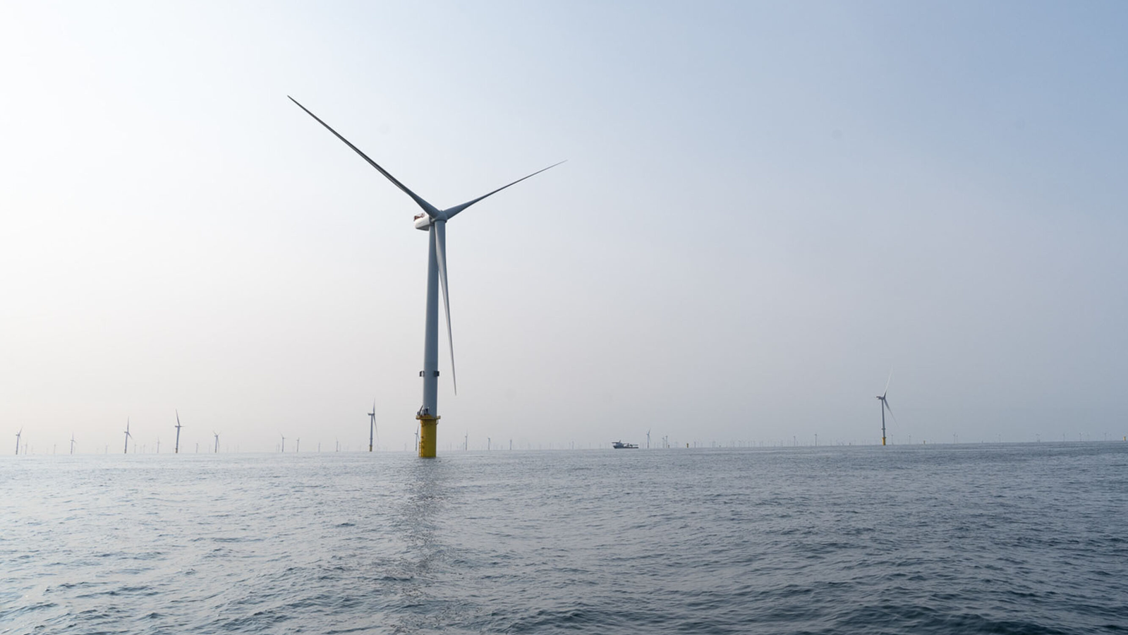 The Hollandse Kust Noord wind farm is located about 18.5 km off North Holland. CrossWind will install 69 wind turbines, and the electricity cable connecting the wind farm to the offshore power socket will be installed by TenneT.