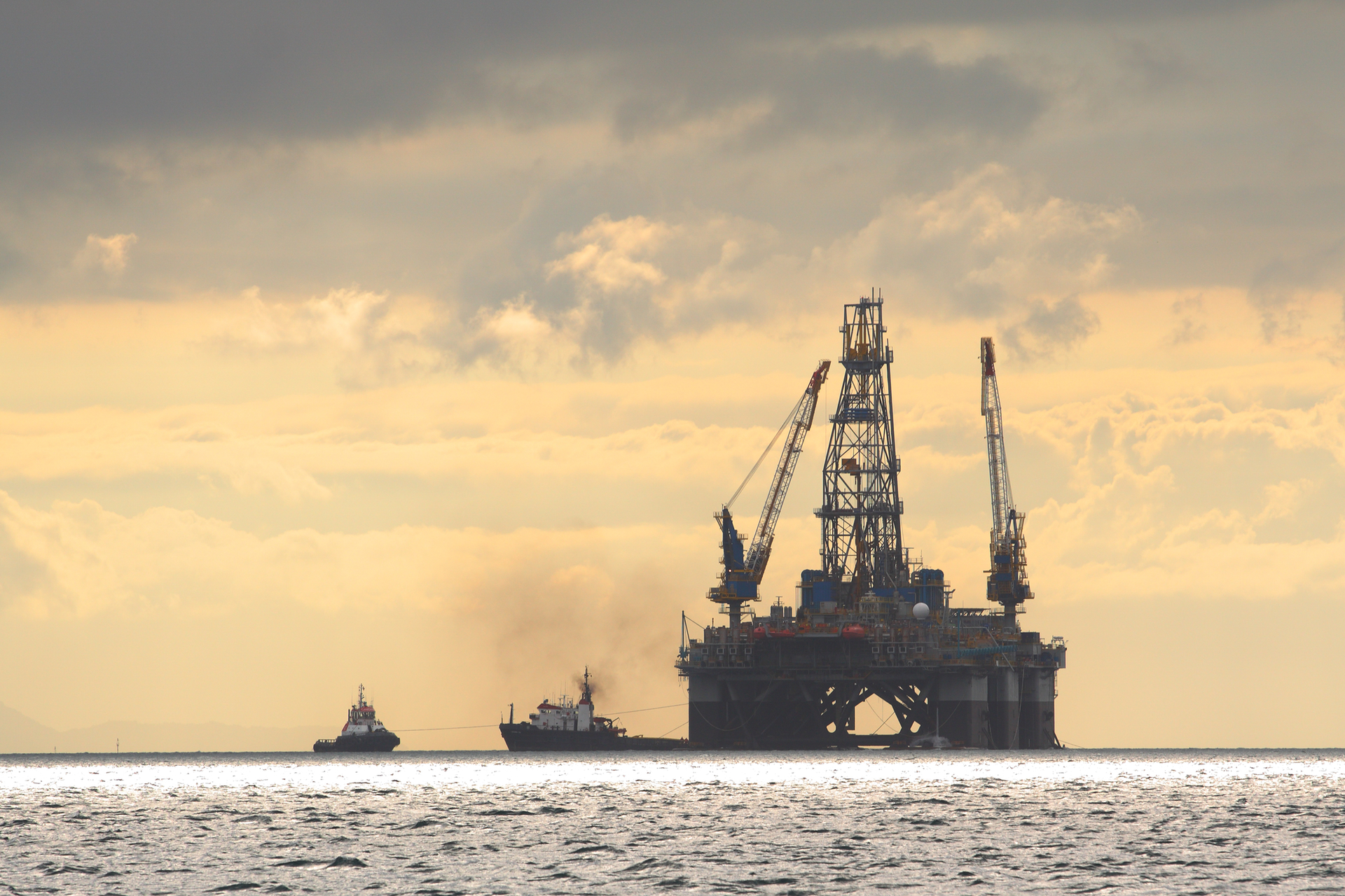 Oil Rig Dusk Offshore Brazil Rio De Janeiro Dreamstime M 13064372 6421ada2ea4e2