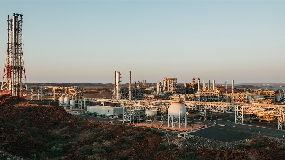 Pluto LNG processes gas from the offshore Pluto and Xena gas fields in Western Australia. Gas is piped through a 180 km trunkline to a single onshore LNG-processing train.