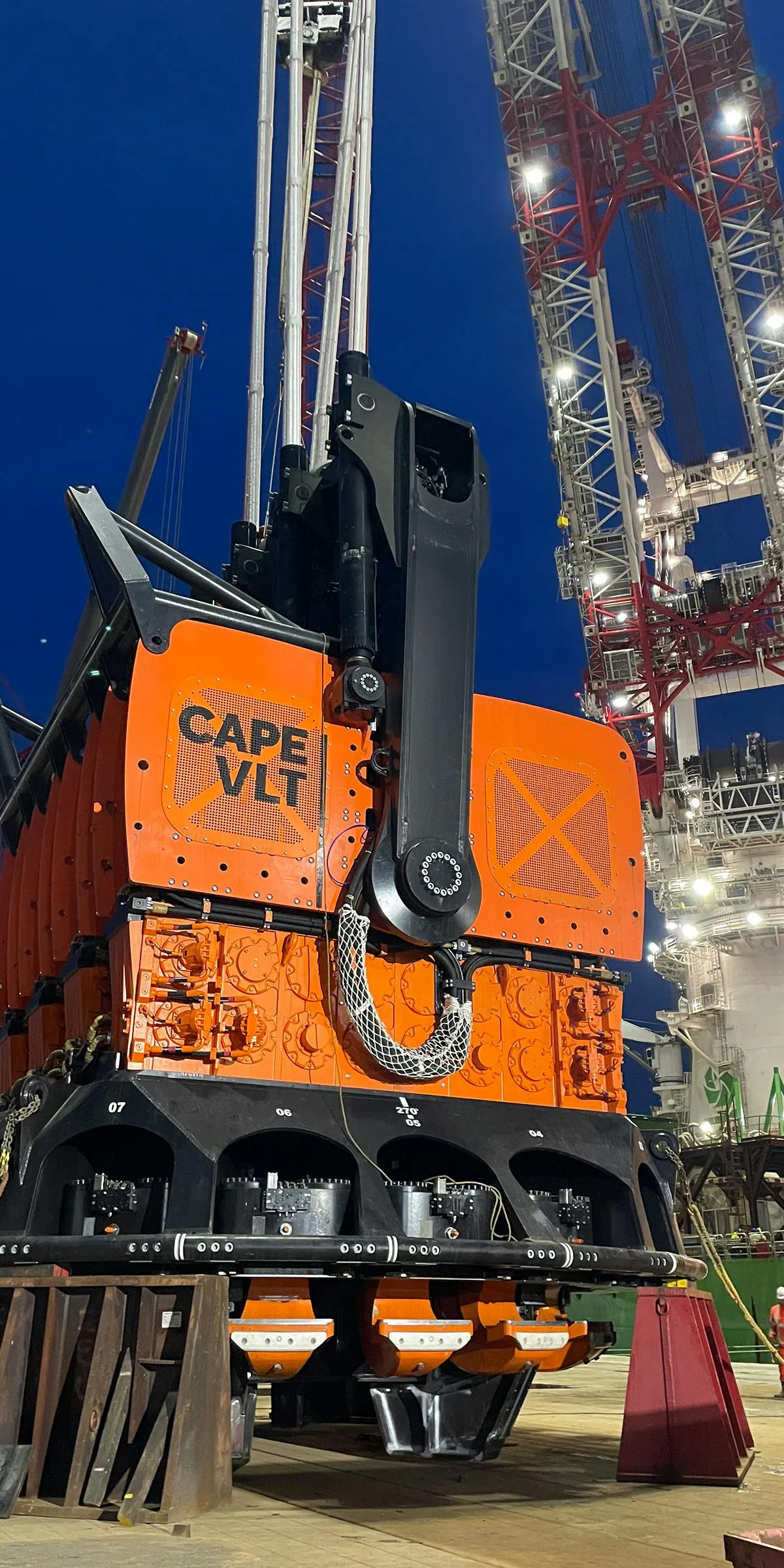 cape_vlt640_quad_deme