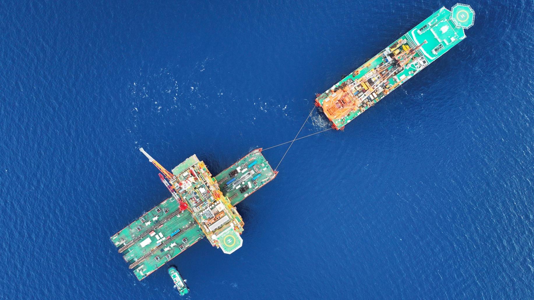 Enping 15-1 center platform installation