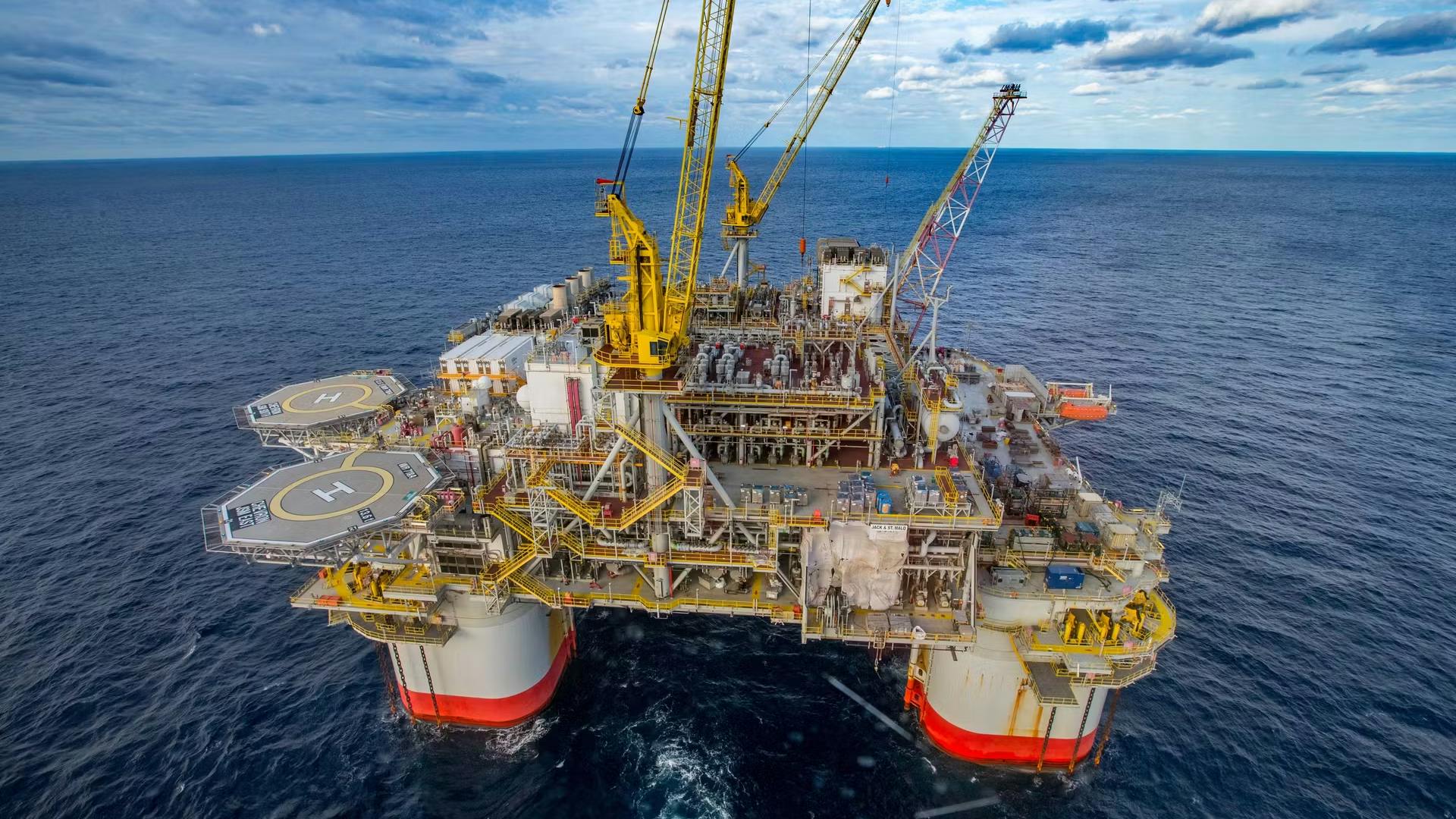 At the Jack/St. Malo facility, Chevron achieved first water injection at the St. Malo field, the company&rsquo;s first waterflood project in the deepwater Wilcox trend.