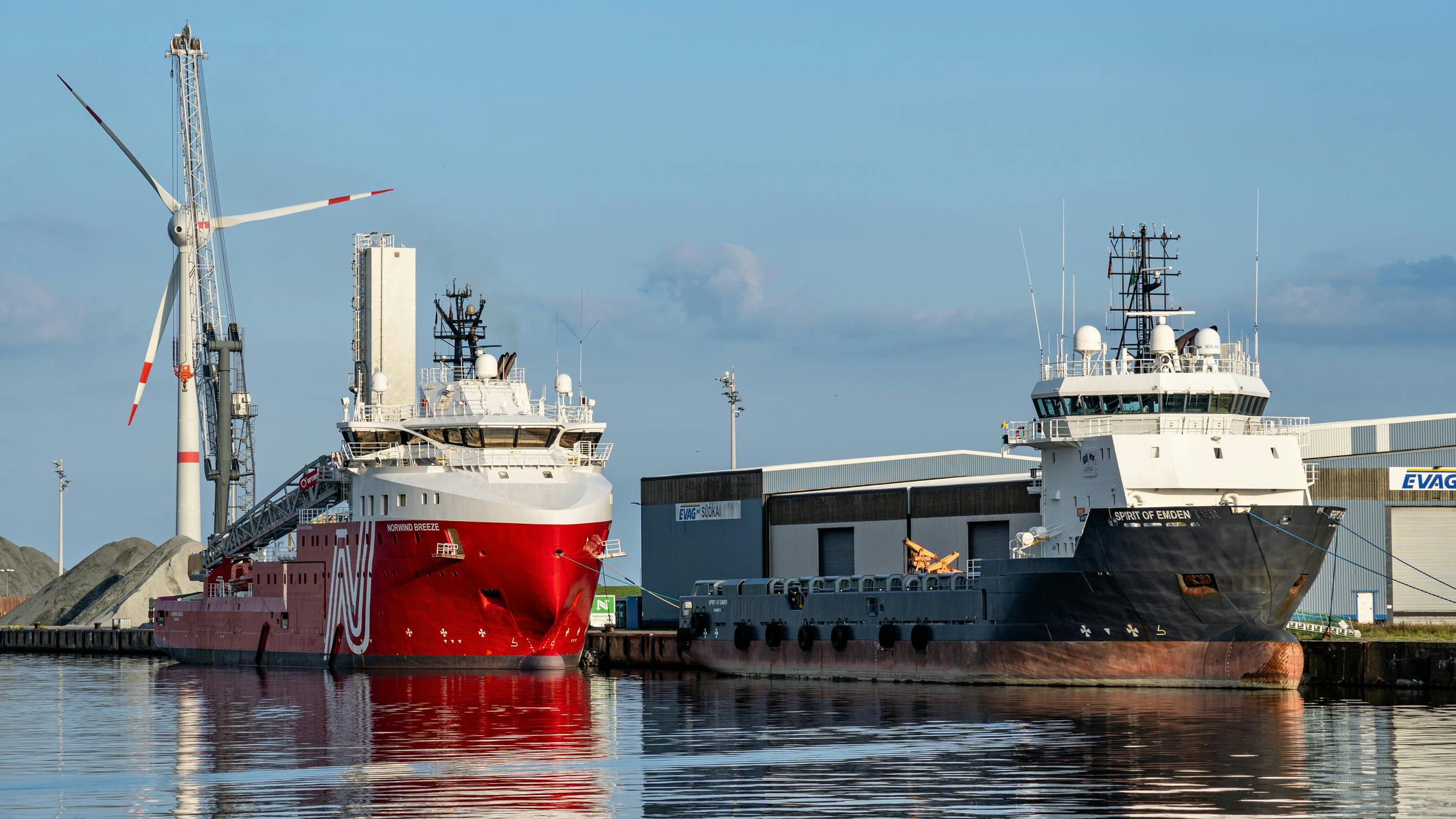 Service operation vessel (SOV)