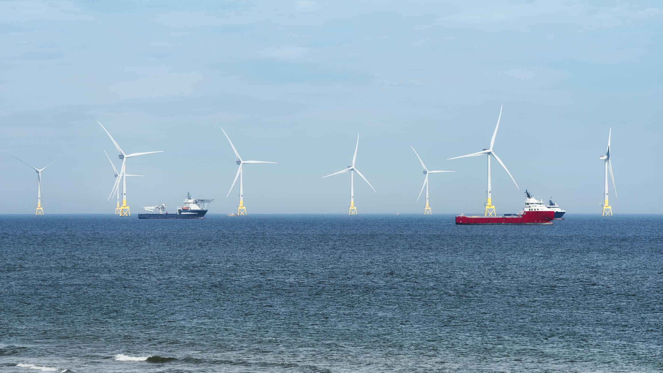 offshore wind farm and vessels