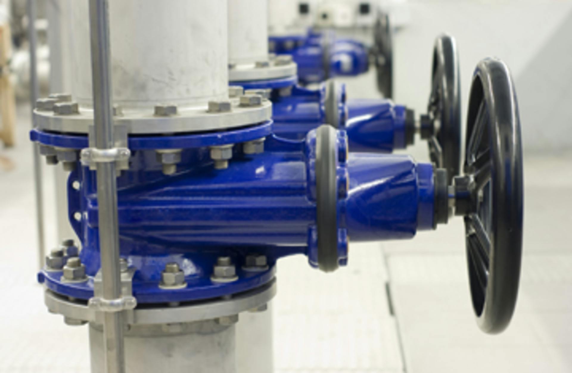 prodrive2002/iStockphoto iStock_000013348750 control valve