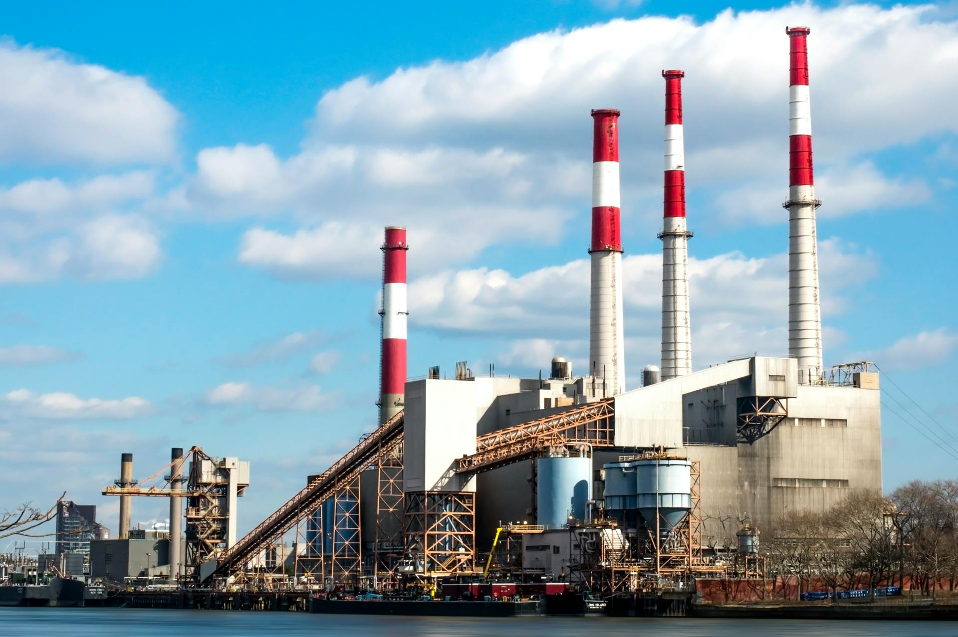 6970daa204b5d8defde9943d Dreamstime 29093302 Cropped