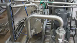 Two Mouvex pumps come equipped with the Easy Clean System (ECS): the H-FLO and SLS. These models have a transmission with the capacity to handle 58 psi (4 bar) of compressed air. This air supply opens the pump interior to permit full CIP flow rate with limited pressure drop. Two Mouvex pumps come equipped with the Easy Clean System (ECS): the H-FLO and SLS. These models have a transmission with the capacity to handle 58 psi (4 bar) of compressed air. This air supply opens the pump interior to permit full CIP flow rate with limited pressure drop.