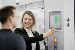 During on-site analyses, service specialists evaluate individual process parameters to identify potential savings in energy, steam, and water consumption. During on-site analyses, service specialists evaluate individual process parameters to identify potential savings in energy, steam, and water consumption.