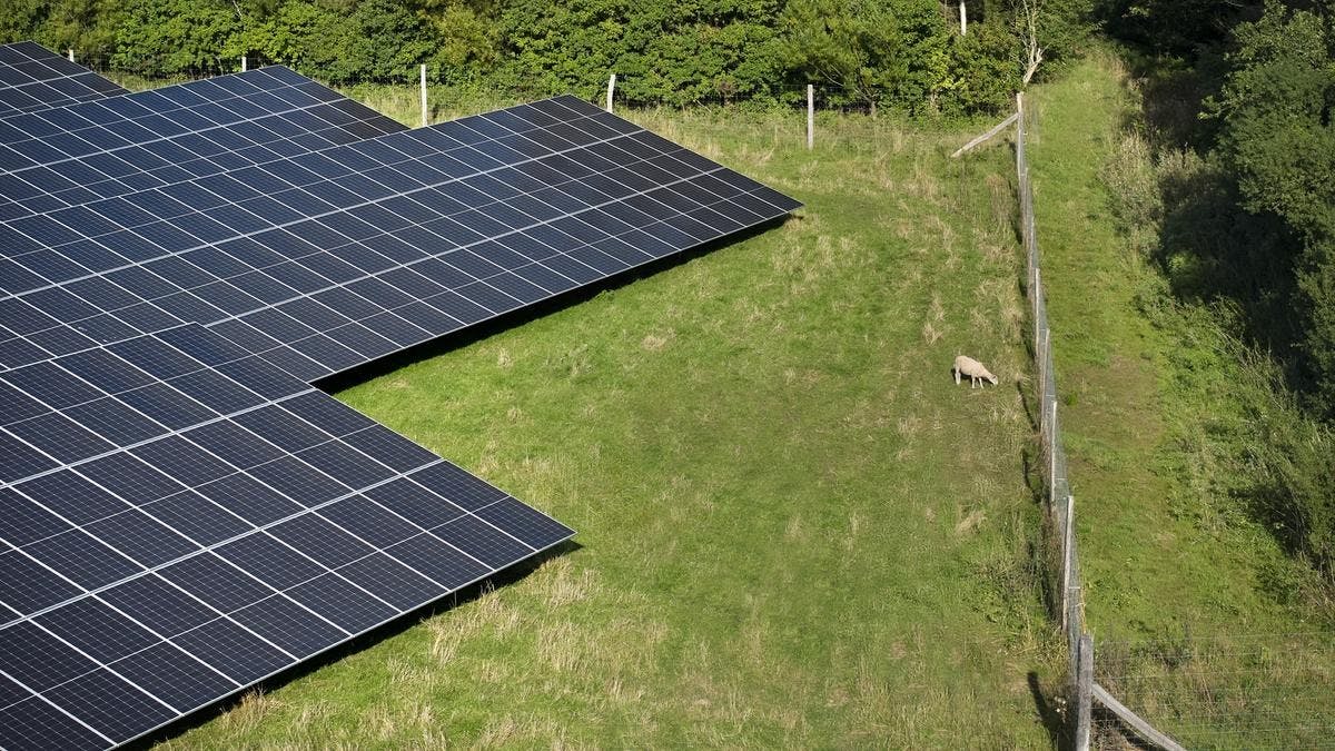 vedde_solcellepark_dronedji_fujifilm