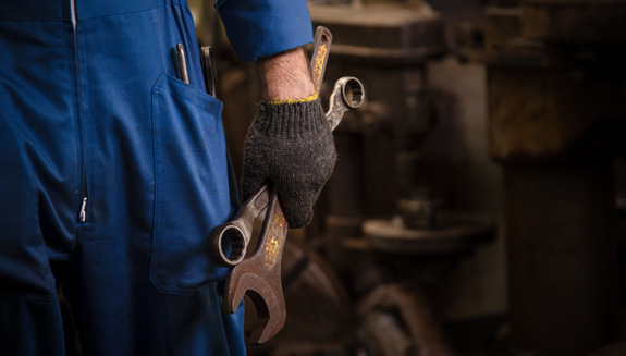 1660317434077 Workerwrenchestools