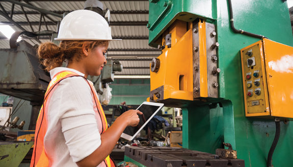 1660317457976 Workertabletmachinemaintenance