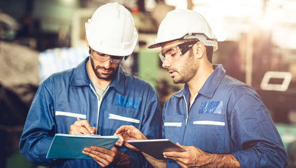 1660318166477 Workersclipboardtablethardhats