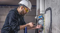 Siemens invests $95M to expand low-voltage electrical products manufacturing facility in California Siemens invests $95M to expand low-voltage electrical products manufacturing facility in California